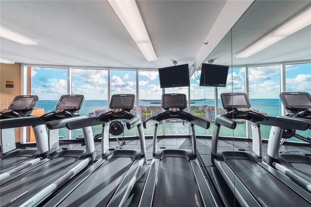 300 S Pointe Dr 705, Miami Beach, FL 33139