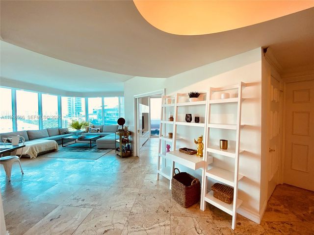 300 S Pointe Dr 705, Miami Beach, FL 33139