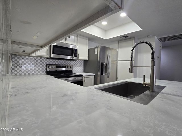 819 N COLLEGE Avenue F107, Tempe, AZ 85288