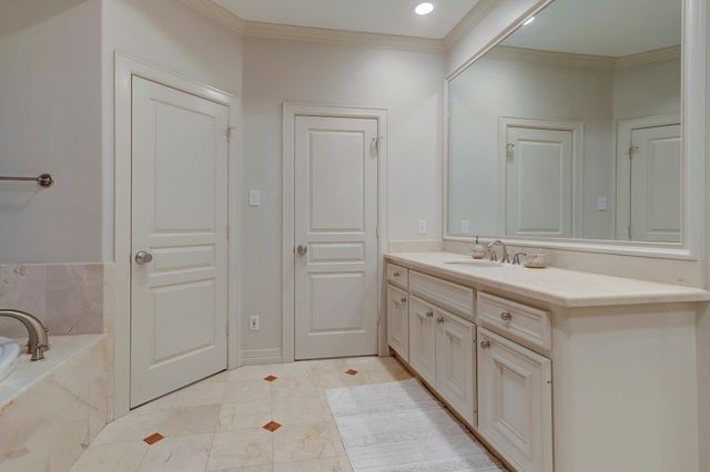 5313 Fayette, Houston, TX 77056