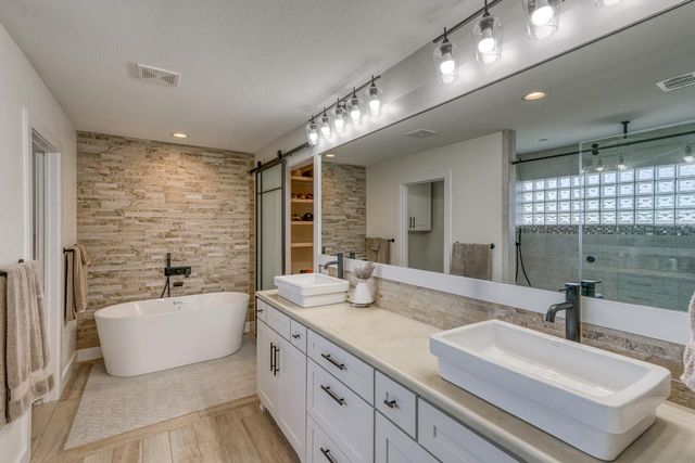 3305 Close Call, Horseshoe Bay, TX 78657