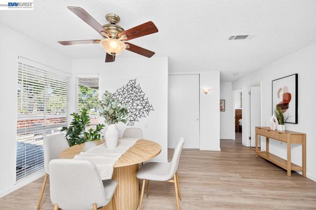 1418 Bluebell Dr, Livermore, CA 94551