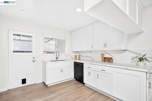1418 Bluebell Dr, Livermore, CA 94551