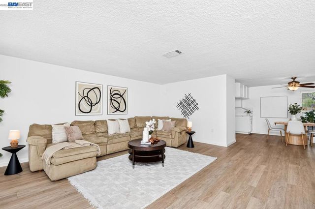 1418 Bluebell Dr, Livermore, CA 94551