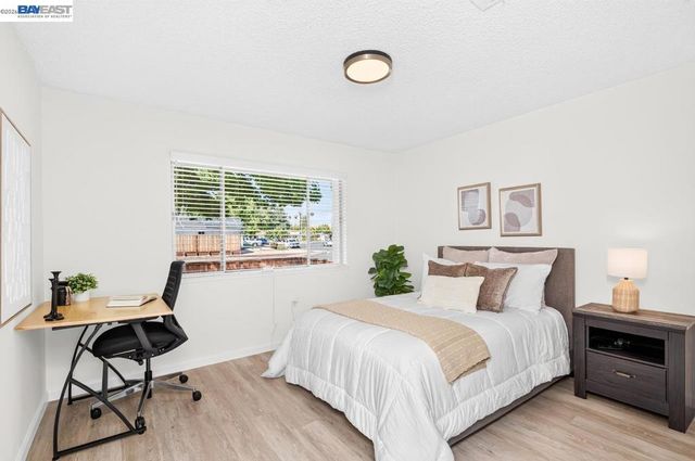 1418 Bluebell Dr, Livermore, CA 94551
