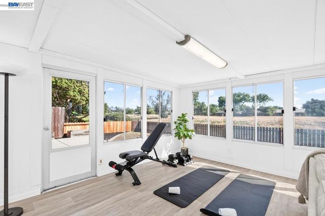 1418 Bluebell Dr, Livermore, CA 94551
