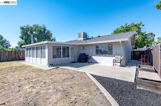 1418 Bluebell Dr, Livermore, CA 94551