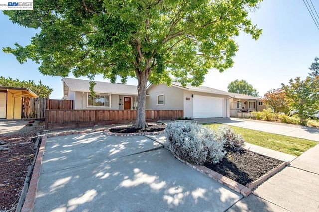 1418 Bluebell Dr, Livermore, CA 94551