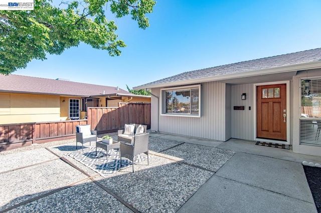 1418 Bluebell Dr, Livermore, CA 94551