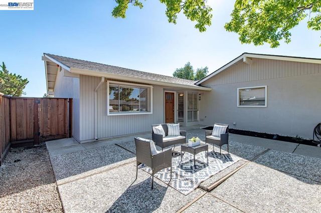 1418 Bluebell Dr, Livermore, CA 94551