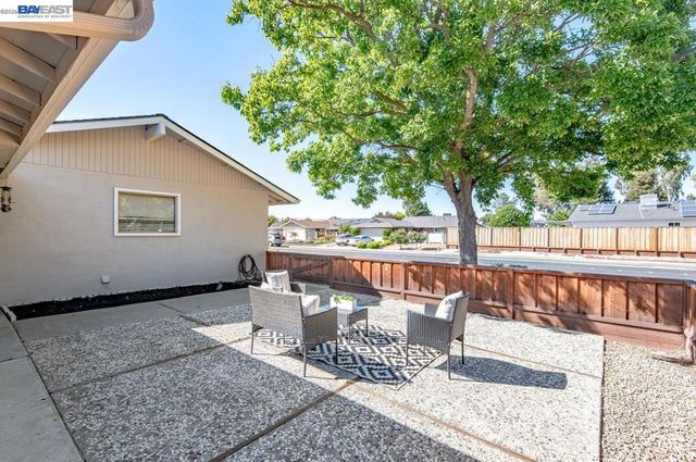 1418 Bluebell Dr, Livermore, CA 94551