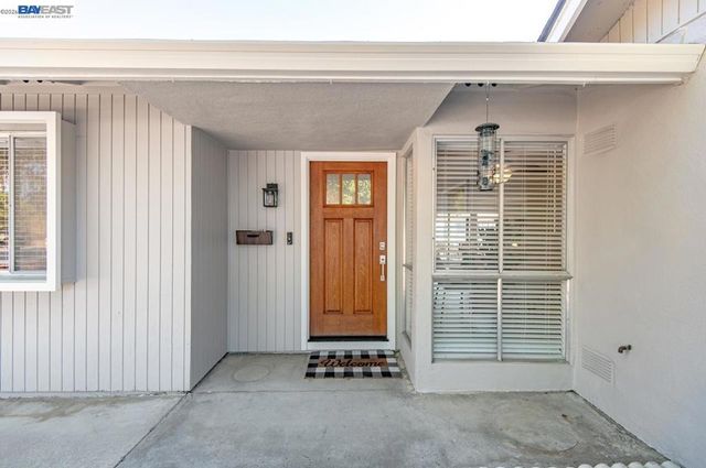 1418 Bluebell Dr, Livermore, CA 94551