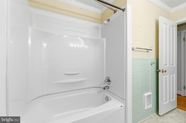 410 W NORTH ST, Woodstock, VA 22664