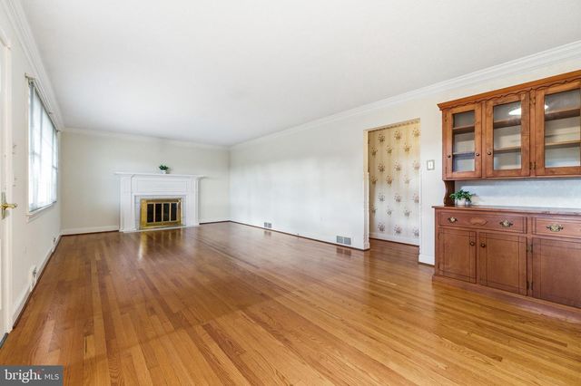 410 W NORTH ST, Woodstock, VA 22664