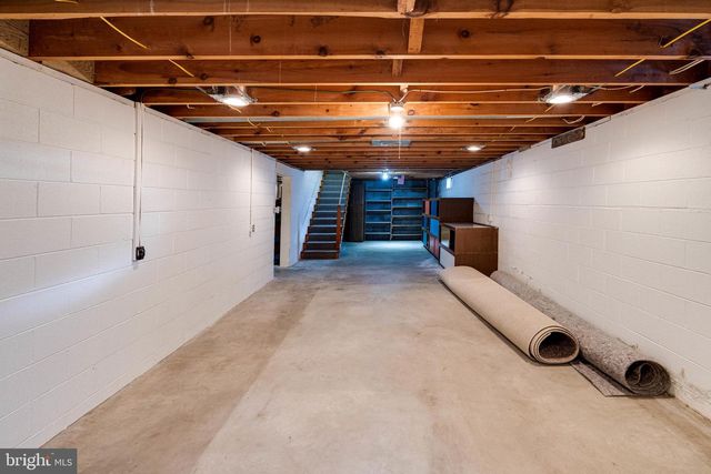 410 W NORTH ST, Woodstock, VA 22664