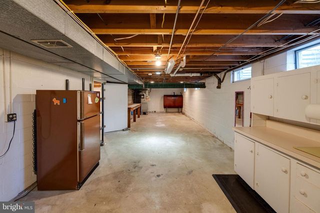 410 W NORTH ST, Woodstock, VA 22664