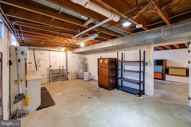 410 W NORTH ST, Woodstock, VA 22664