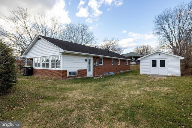 410 W NORTH ST, Woodstock, VA 22664