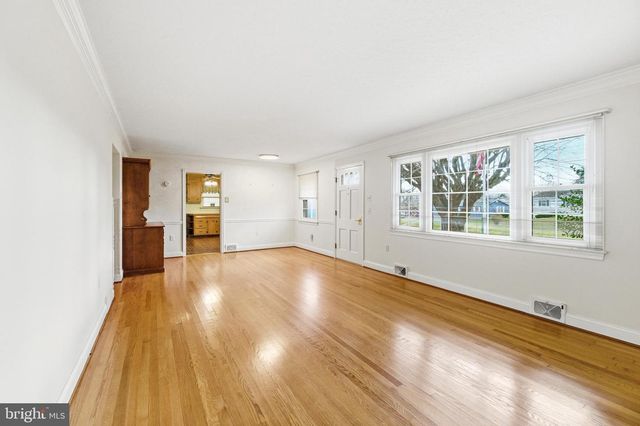 410 W NORTH ST, Woodstock, VA 22664