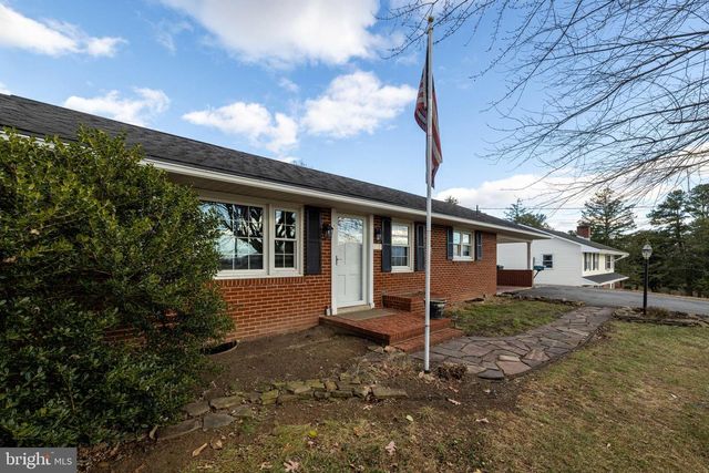 410 W NORTH ST, Woodstock, VA 22664