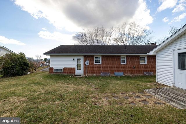 410 W NORTH ST, Woodstock, VA 22664