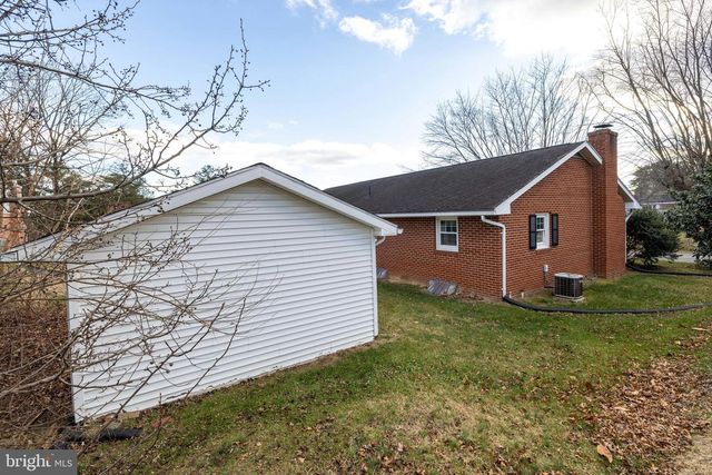 410 W NORTH ST, Woodstock, VA 22664