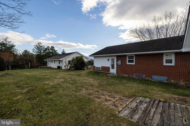 410 W NORTH ST, Woodstock, VA 22664