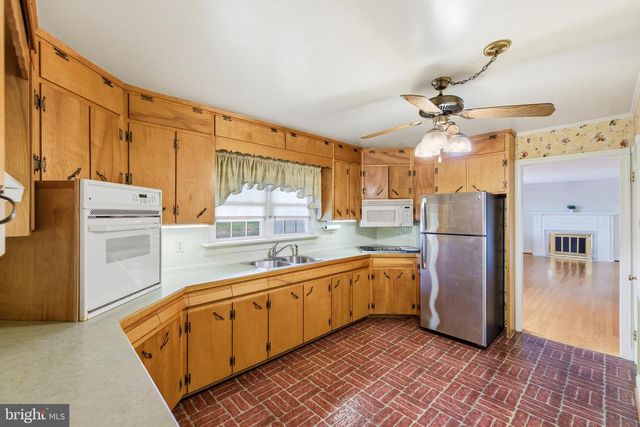 410 W NORTH ST, Woodstock, VA 22664
