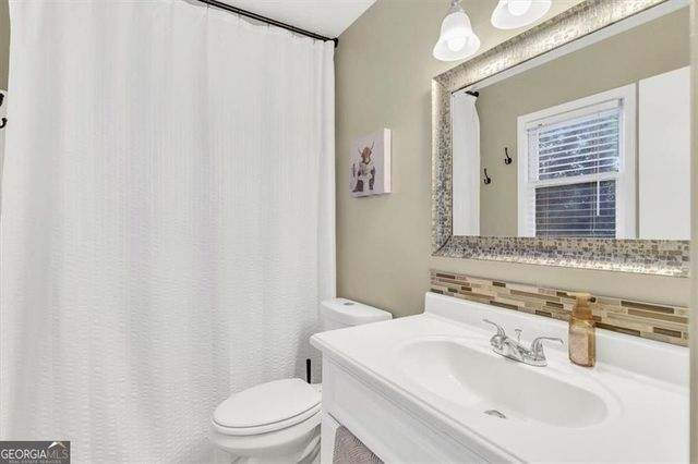 450 Valley Woods Circle SE, Conyers, GA 30094