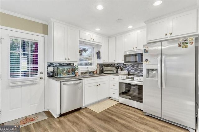 450 Valley Woods Circle SE, Conyers, GA 30094