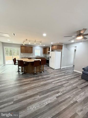 248 BERKSHIRE DR, Reedville, VA 22539