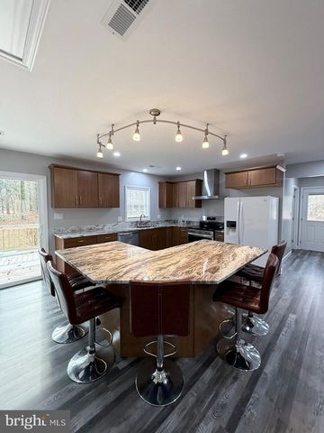 248 BERKSHIRE DR, Reedville, VA 22539