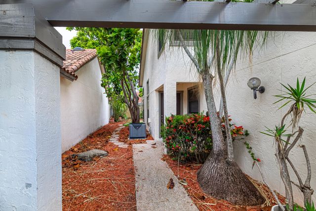 5529 Ilford Court, Boca Raton, FL 33486