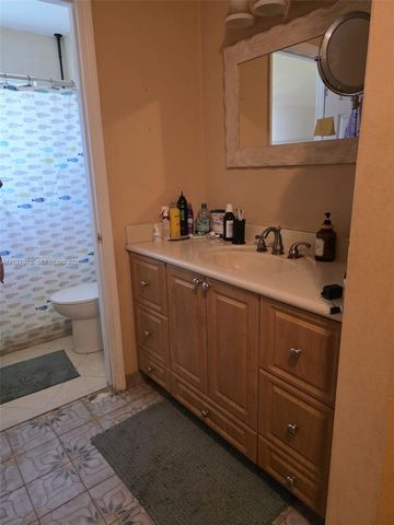 16825 NW 74th Avenue, Hialeah, FL 33015