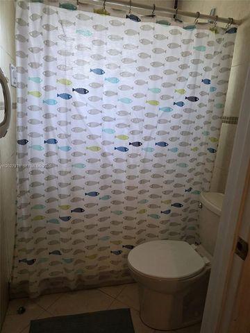 16825 NW 74th Avenue, Hialeah, FL 33015