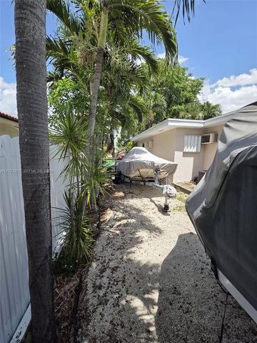 16825 NW 74th Avenue, Hialeah, FL 33015