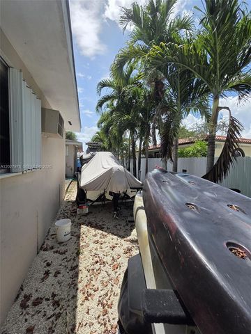 16825 NW 74th Avenue, Hialeah, FL 33015