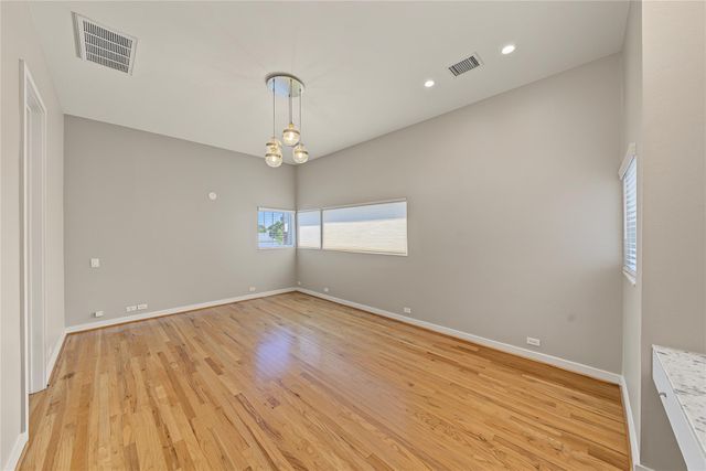 1909 Oakdale Street, Houston, TX 77004