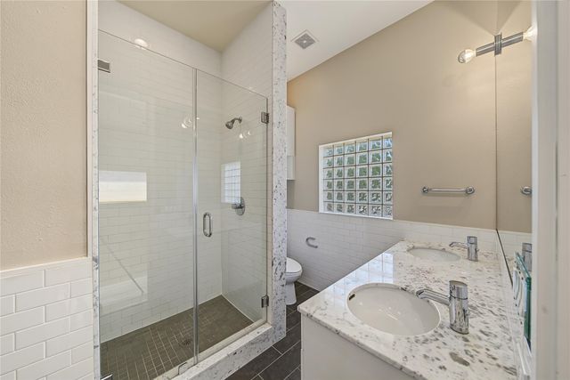 1909 Oakdale Street, Houston, TX 77004