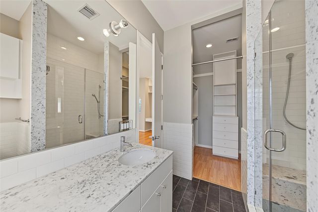 1909 Oakdale Street, Houston, TX 77004