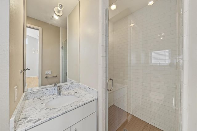 1909 Oakdale Street, Houston, TX 77004