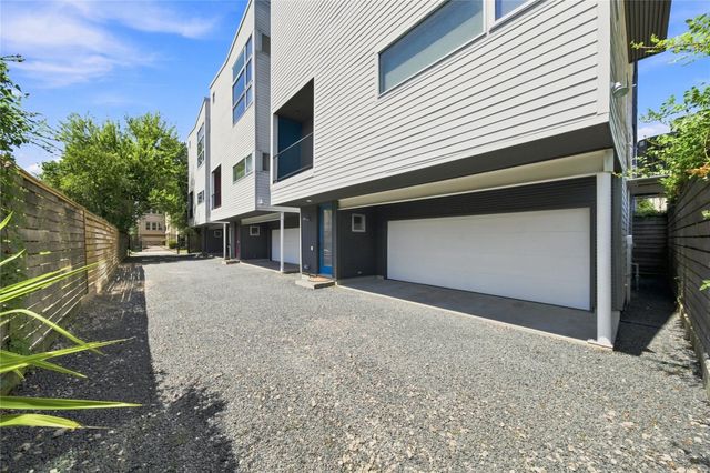 1909 Oakdale Street, Houston, TX 77004