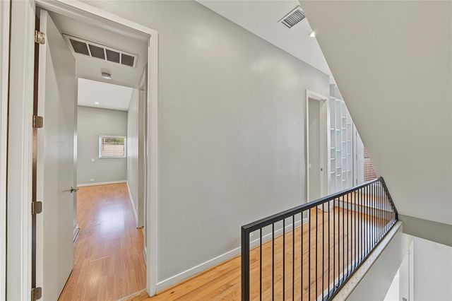 1909 Oakdale Street, Houston, TX 77004