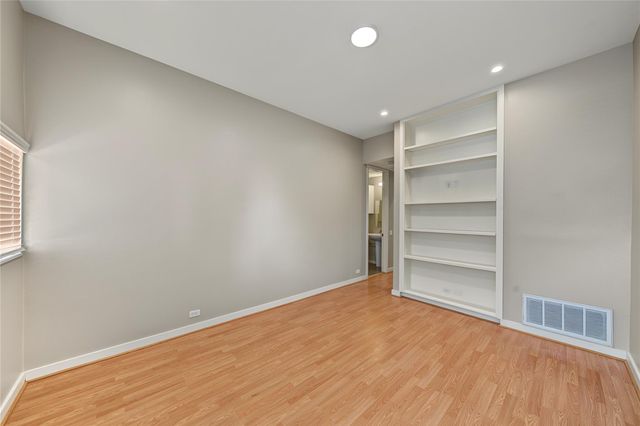 1909 Oakdale Street, Houston, TX 77004