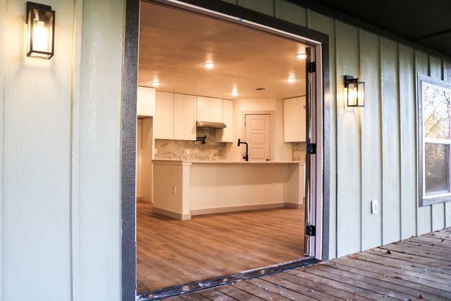 603 N 1st Street, Midlothian, TX 76065