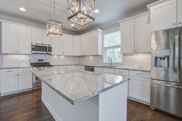 860 W Madison Avenue, James Island, SC 29412