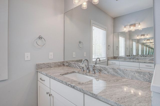 860 W Madison Avenue, James Island, SC 29412