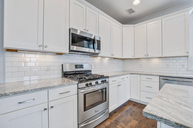 860 W Madison Avenue, James Island, SC 29412