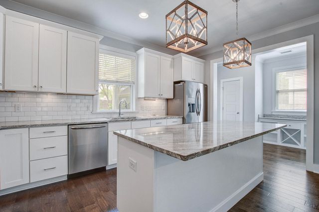 860 W Madison Avenue, James Island, SC 29412