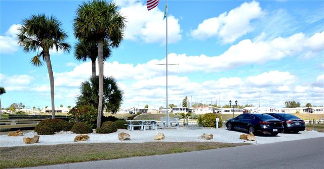 809 S WATERWAY, Venice, FL 34285